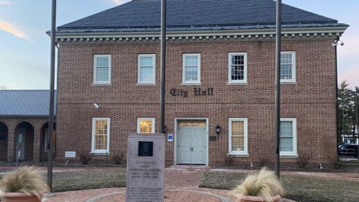 Dover Mayor honors Blood Bank of Delmarva during challenging wintertime period